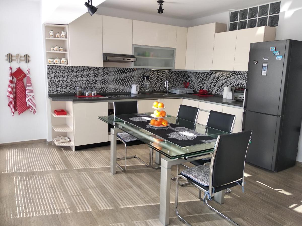 Apartman Angela Rijeka Exterior photo